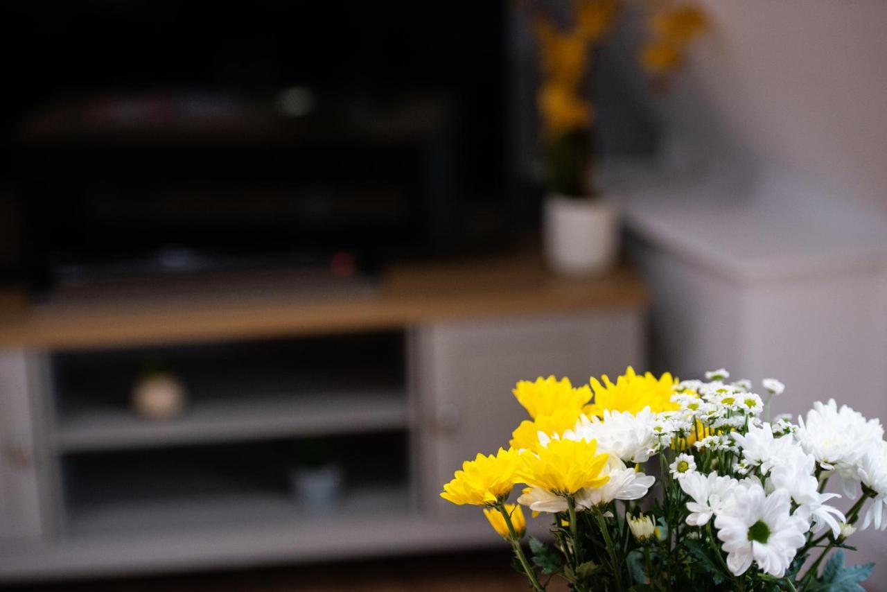 Stamford Central Stay - Stylish 2-Bed Apartment With Wifi Екстериор снимка