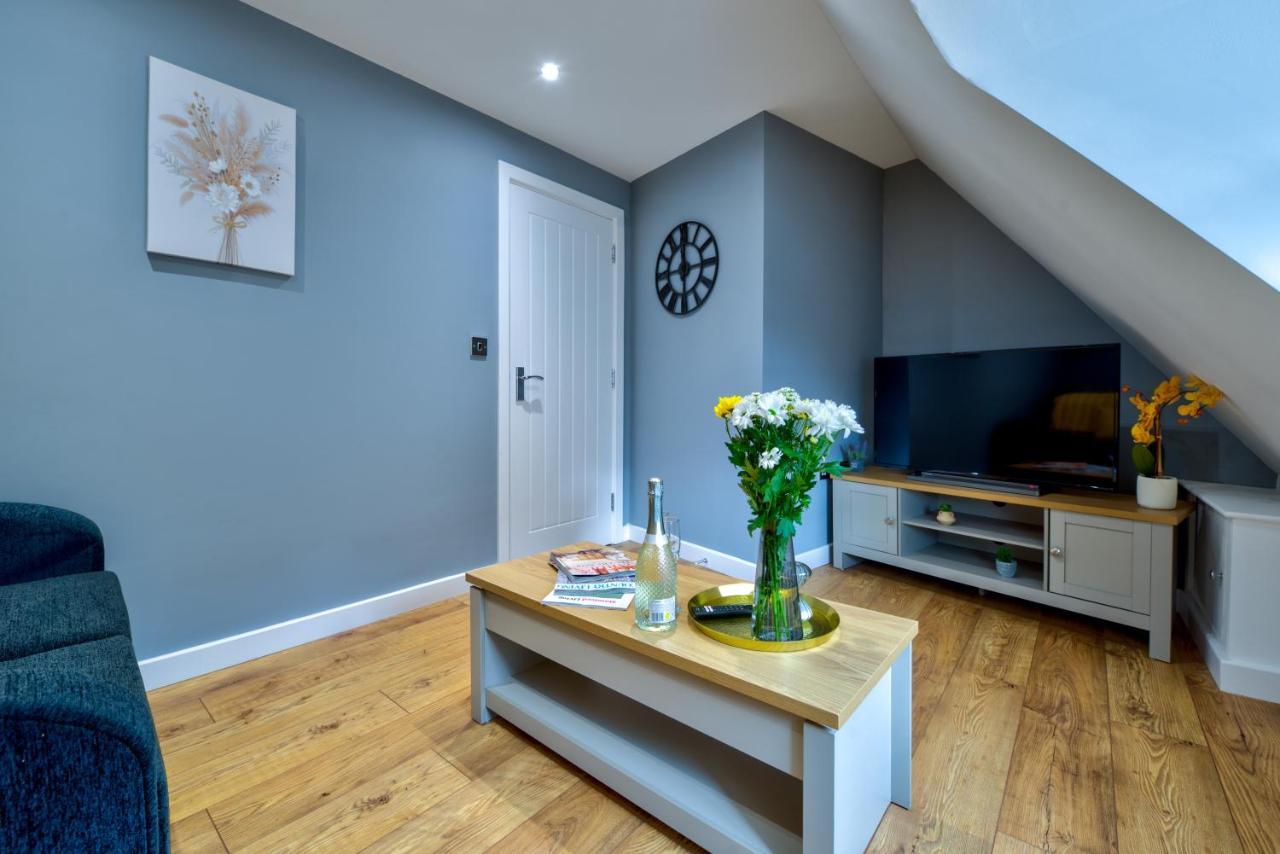 Stamford Central Stay - Stylish 2-Bed Apartment With Wifi Екстериор снимка