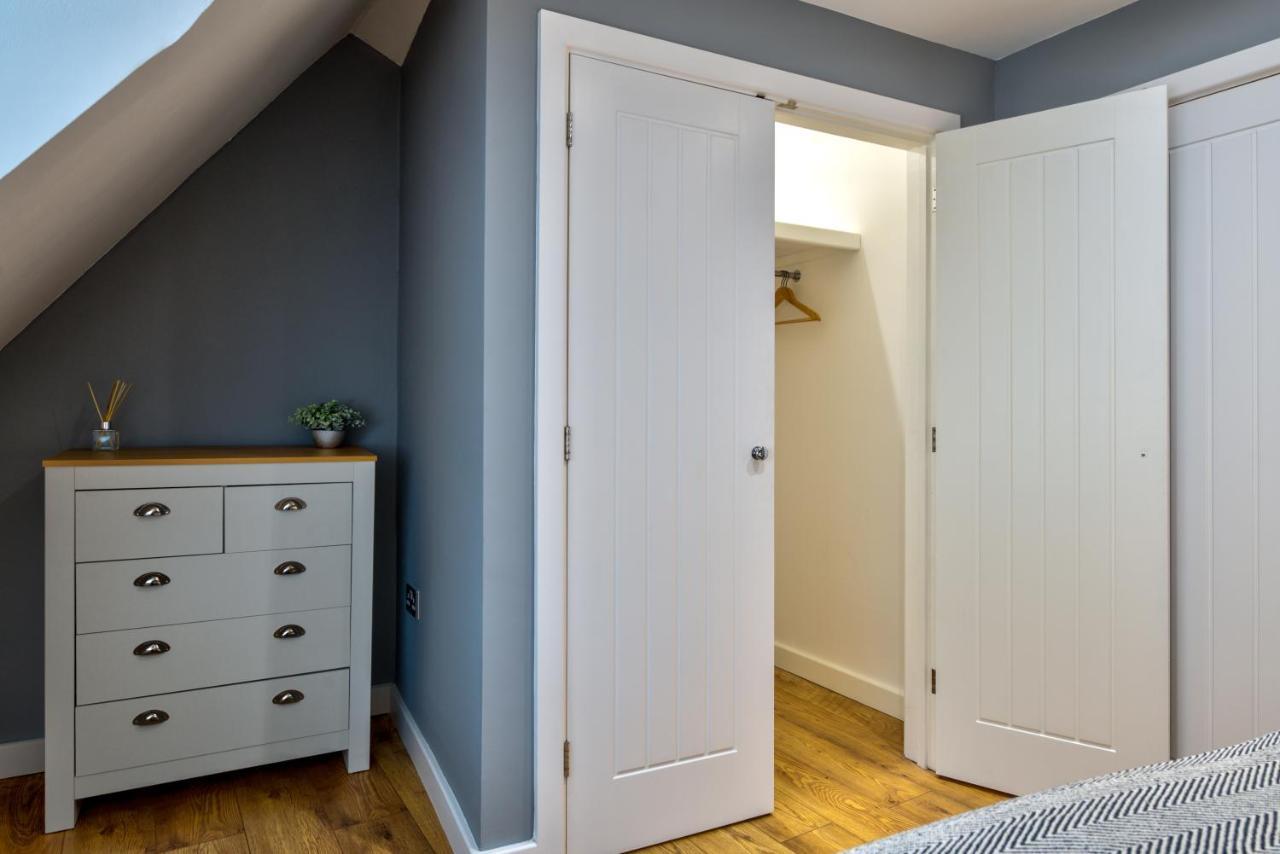 Stamford Central Stay - Stylish 2-Bed Apartment With Wifi Екстериор снимка